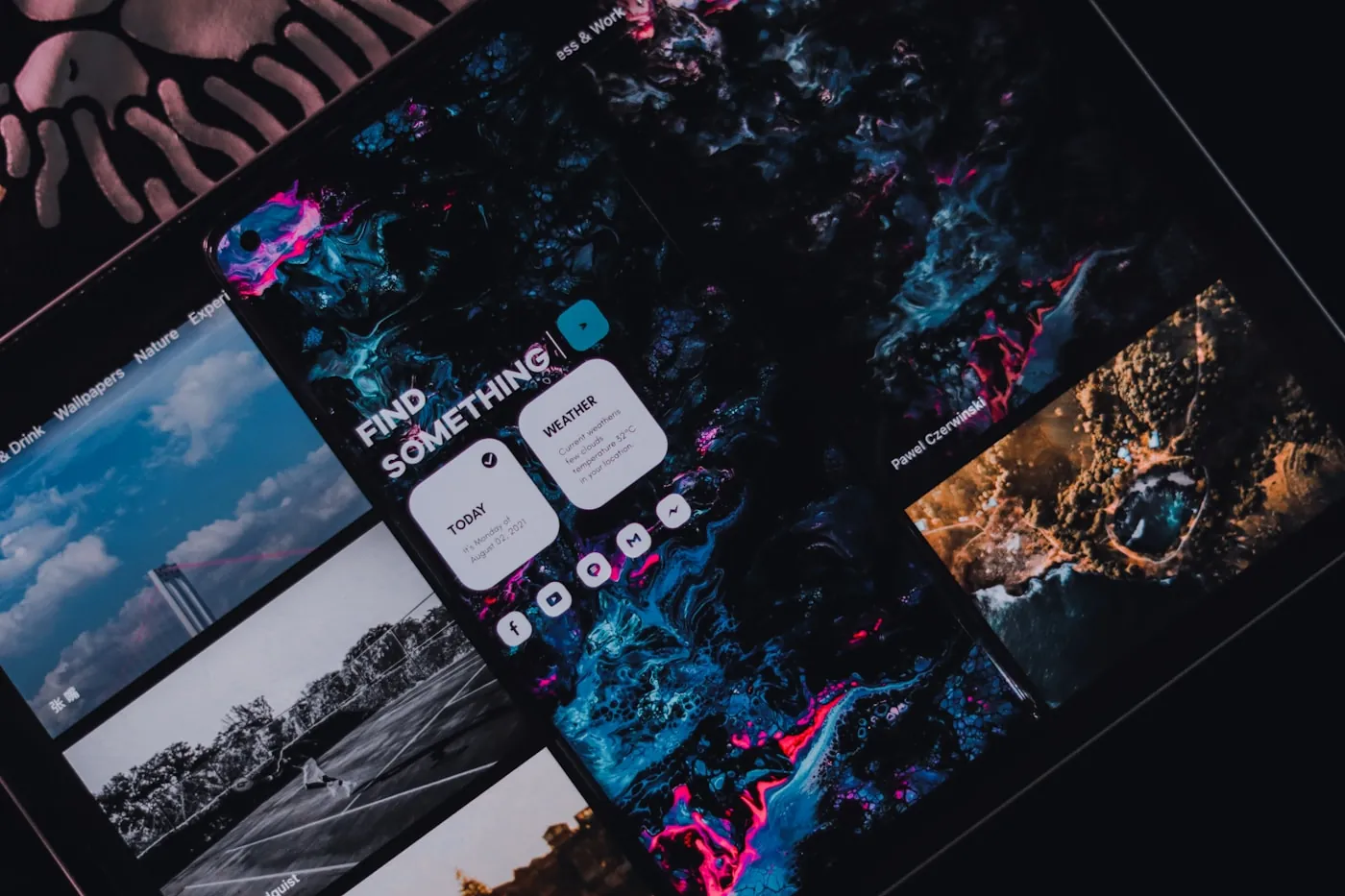 Connected carousel layout design in Zaps